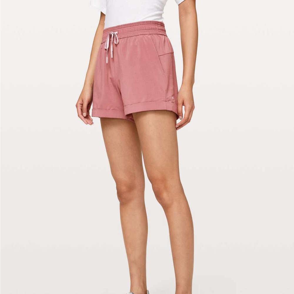 Lululemon Spring Break Away Short II 3 in Quicksand